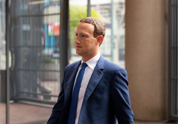 08META-zuckerberg-pkjg-superJumbo