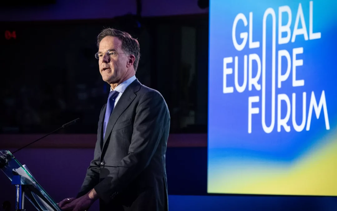 Davos: Rutte blinda la NATO e apre a Trump: “Sull’Artico ha ragione, russi e cinesi ci accerchiano”