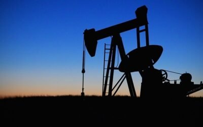 Petrolio in forte calo (-5%): la “doppia scossa” di Trump e Warsh