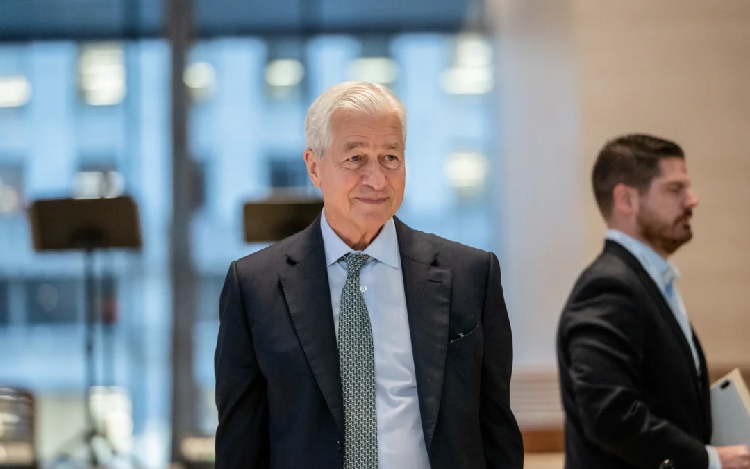 Allarme a Wall Street: Jamie Dimon avverte sui rischi del credito legati all’AI e attacca le banche rivali