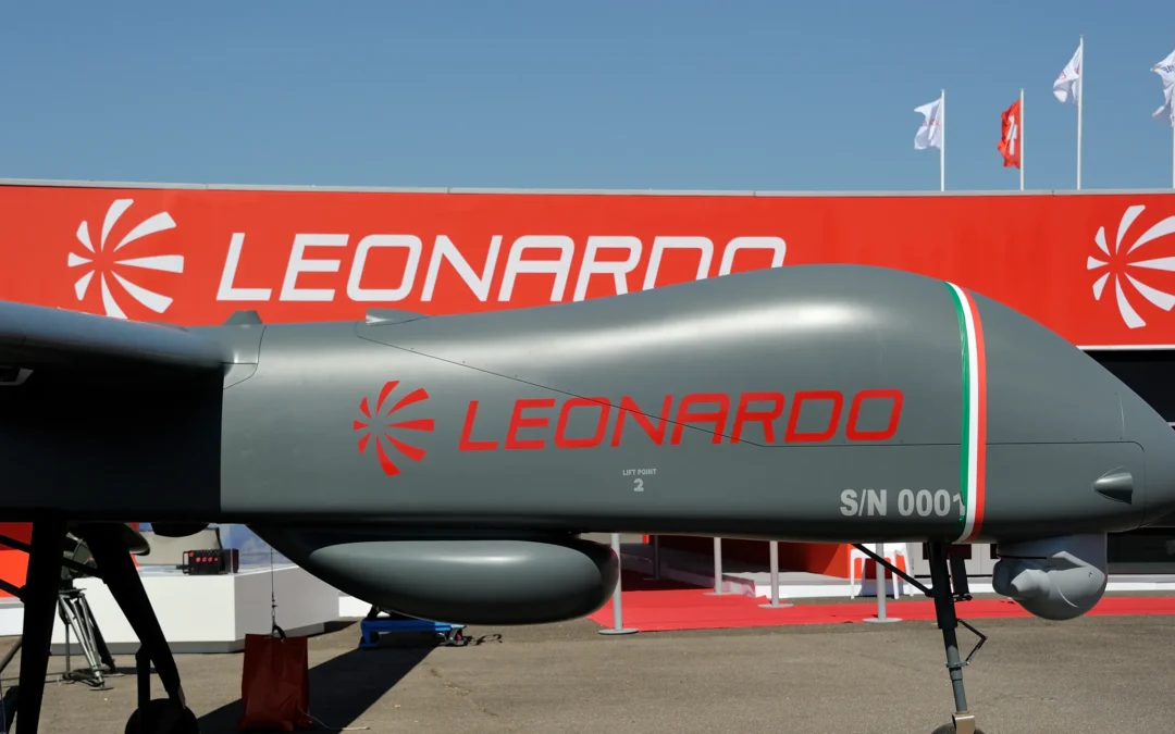 Sicurezza globale, AI e 142 miliardi di ordini: Leonardo svela il nuovo piano al 2030 e vola in borsa