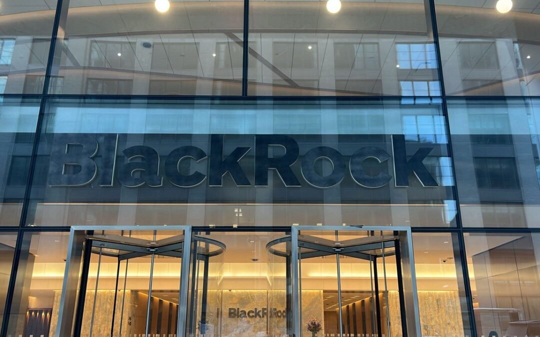 Credito privato sotto pressione: BlackRock blocca i prelievi tra crisi geopolitiche e spettro stagflazione