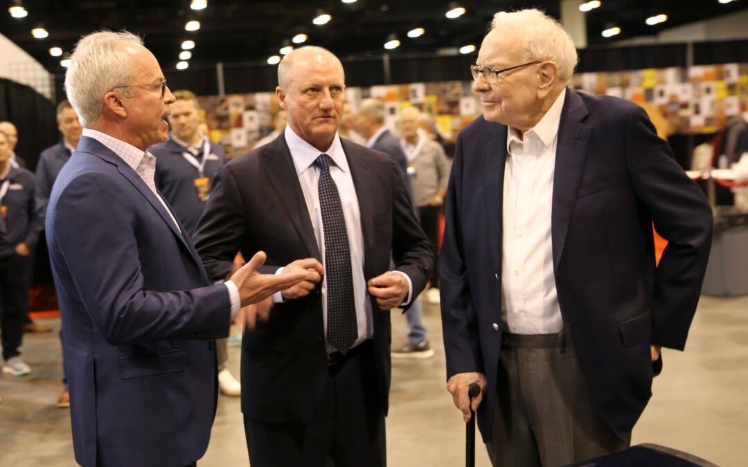 La prima volta senza Buffett. Greg Abel alla guida di Berkshire: «Il prezzo delle opportunità non è appetibile»