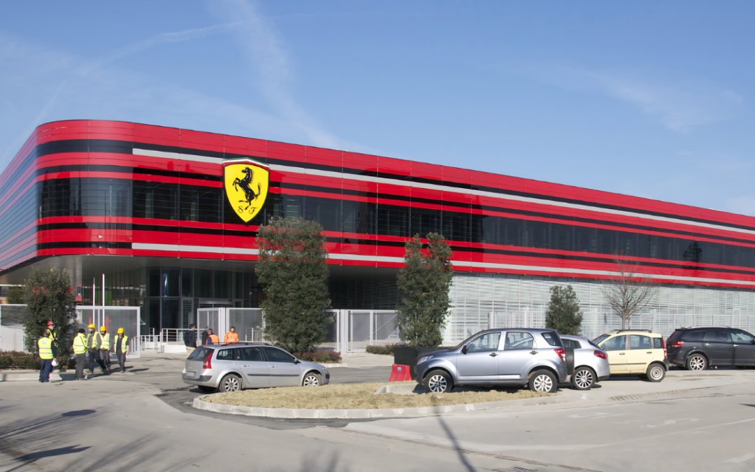 FERRARI LUCE: IL FUTURO ELETTRICO DEL CAVALLINO FA TREMARE WALL STREET