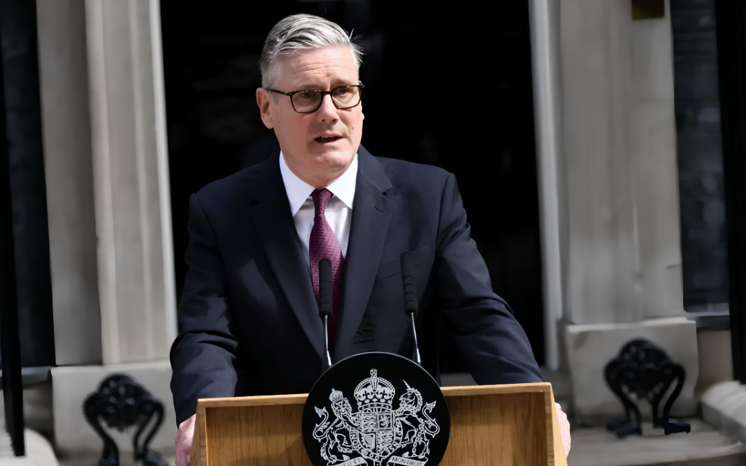 Il premier britannico Keir Starmer si dimette. Perchè ha gettato la spugna e quali sono le prospettive per un Regno Unito in crisi?