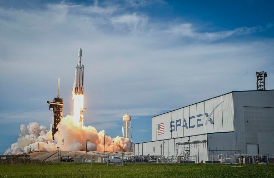 SpaceX verso la storia: IPO da 75 miliardi di dollari, valutazione a 1.770 miliardi. Musk resta padrone assoluto