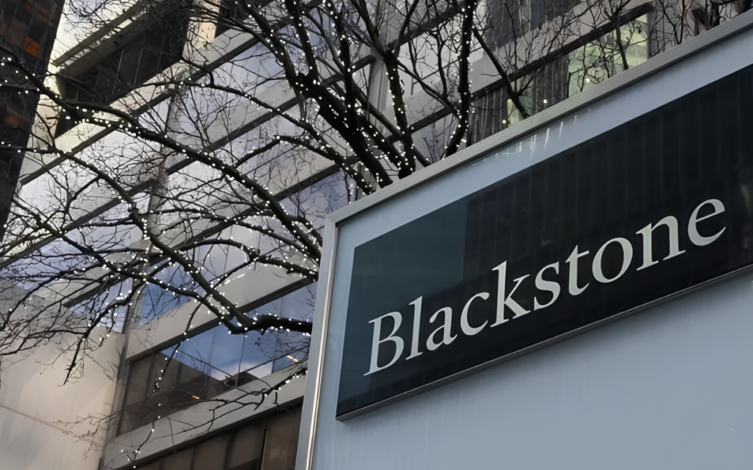 Blackstone inarrestabile: oltre 1.340 miliardi gestiti e utili a +26%. È troppo tardi per comprare?