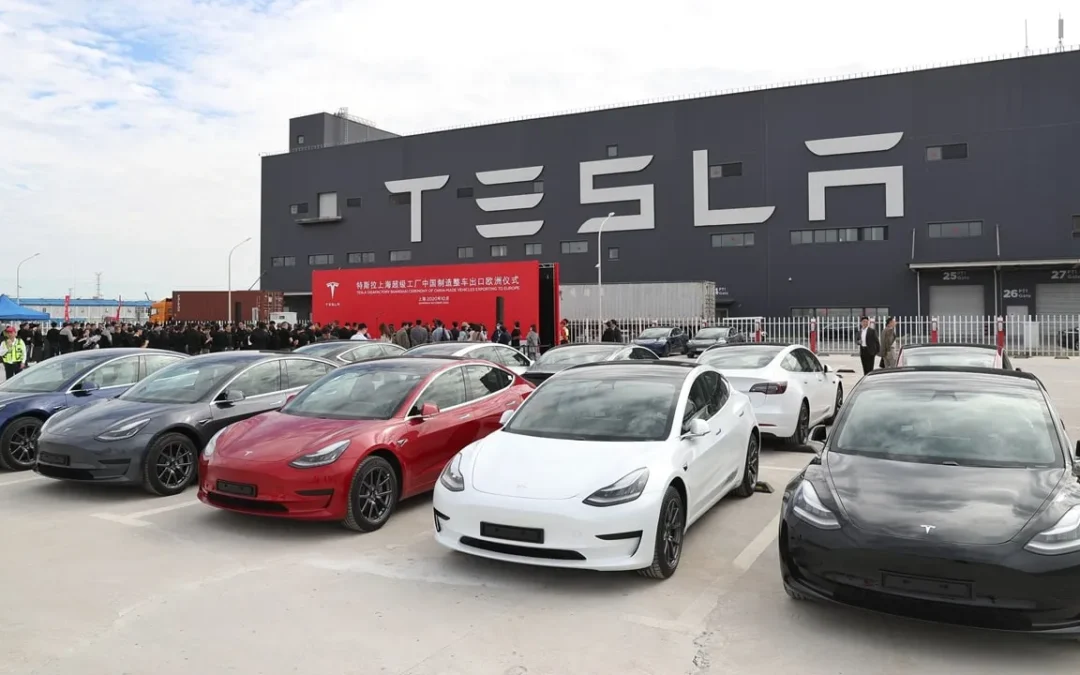 Il paradosso Tesla: consegne da record, ma Wall Street punisce il titolo con il peggior crollo dell’anno